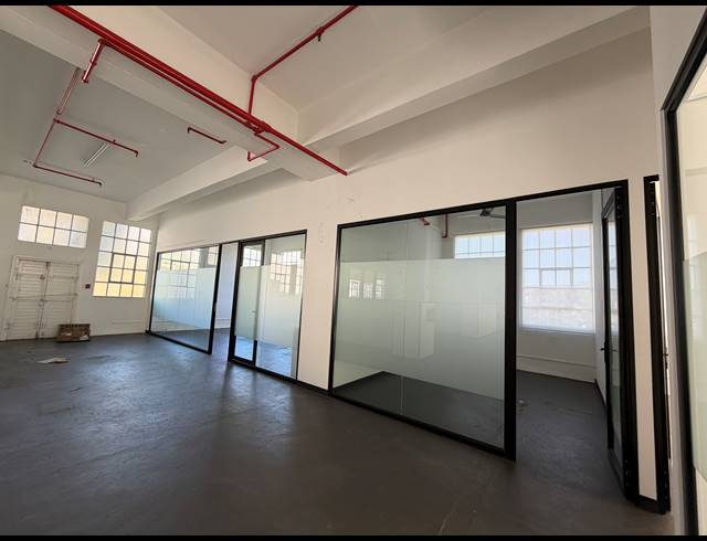 545M² BUILDING TO LET IN WOODSTOCK